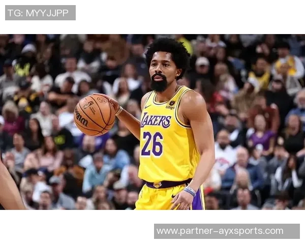 马库斯斯马特的篮球生涯与个人成长之路解析