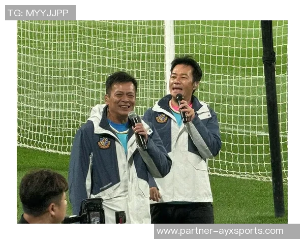 足球明星街头挑战路人展现惊人技巧引发热议